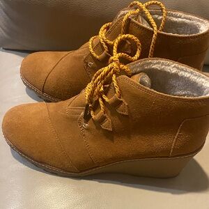 Toms Brown Lace Up Wedge Boots